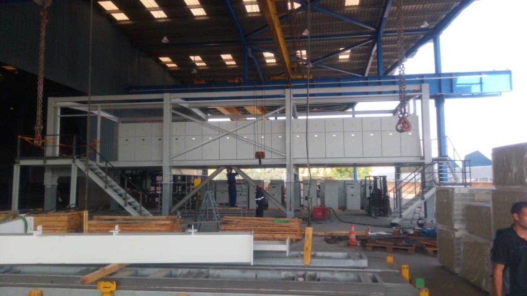 Tierra Mojada (Mexico) Construcción llave en mano de la mayor sala eléctrica fabricada en Europa transportada en un solo bloque.